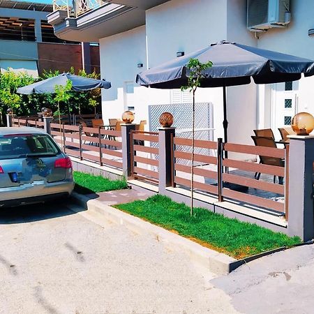 Filippou Luxury Apartments フロギタ エクステリア 写真