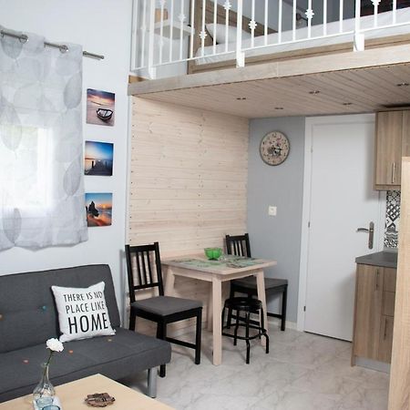 Filippou Luxury Apartments フロギタ エクステリア 写真