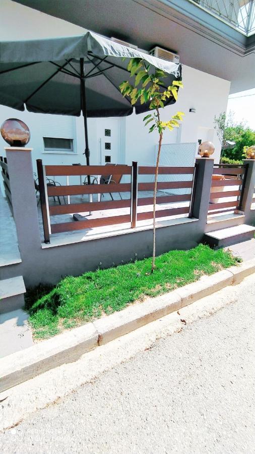 Filippou Luxury Apartments フロギタ エクステリア 写真