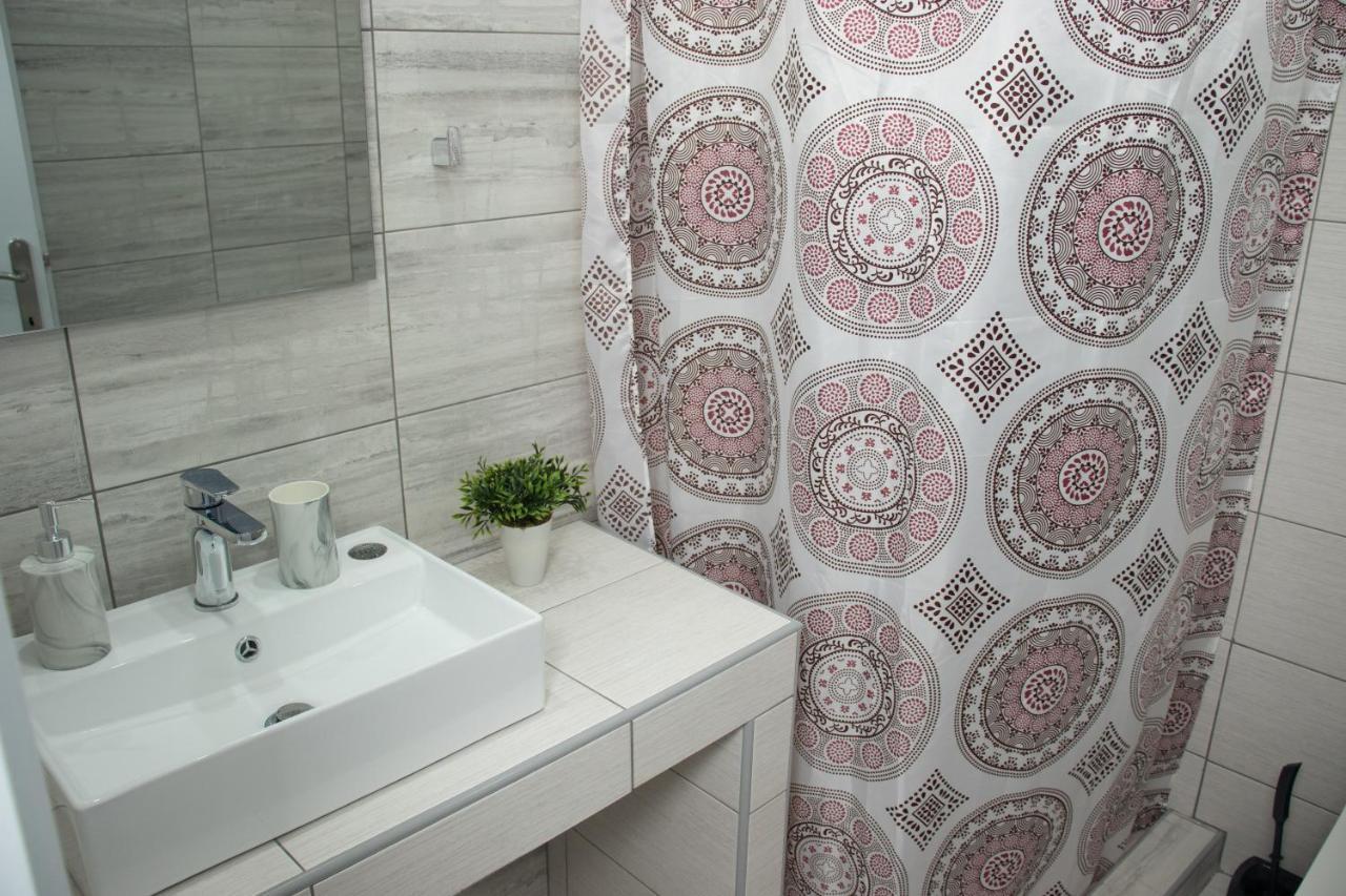 Filippou Luxury Apartments フロギタ エクステリア 写真