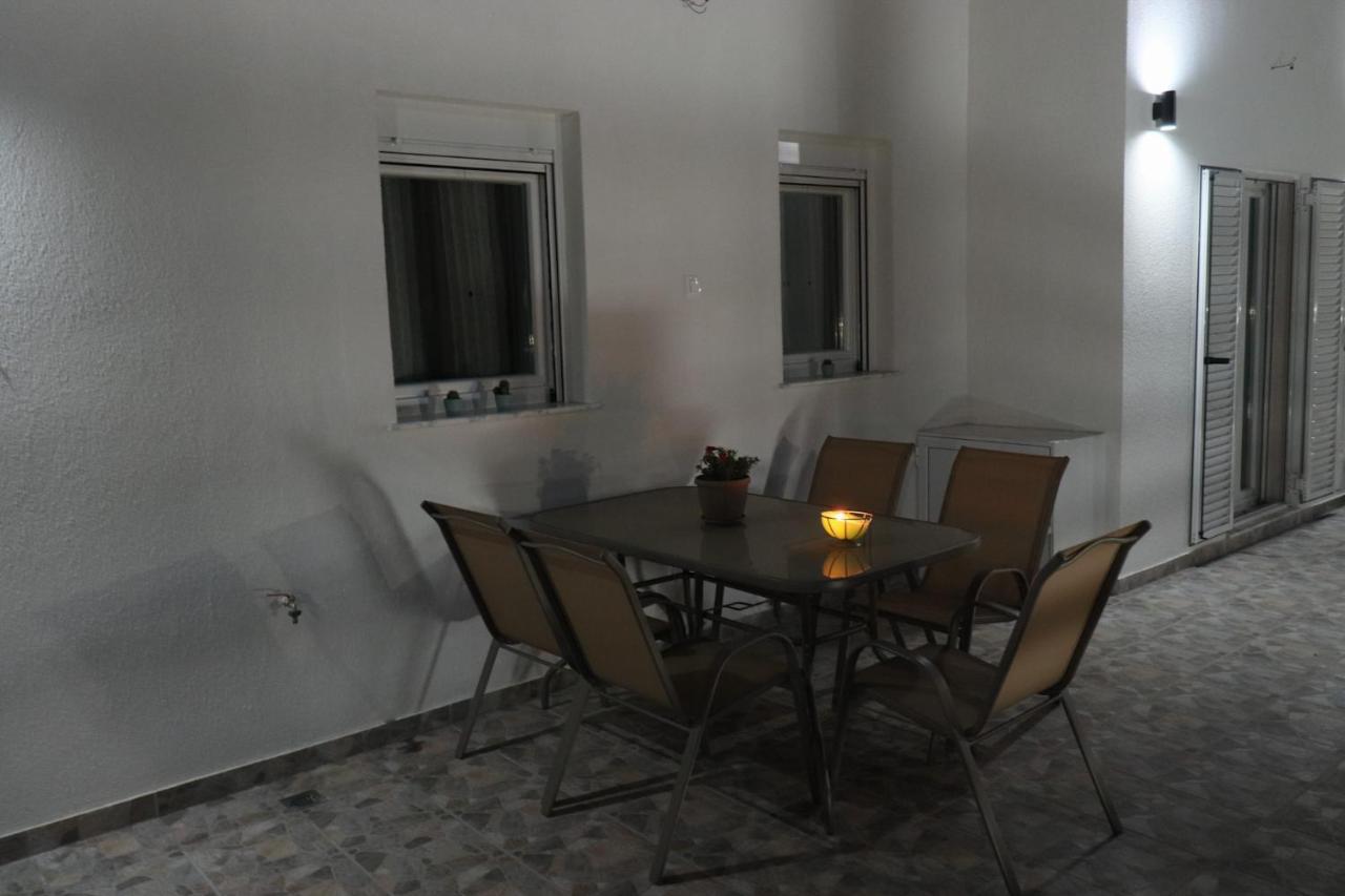 Filippou Luxury Apartments フロギタ エクステリア 写真