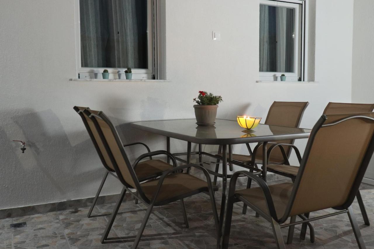 Filippou Luxury Apartments フロギタ エクステリア 写真