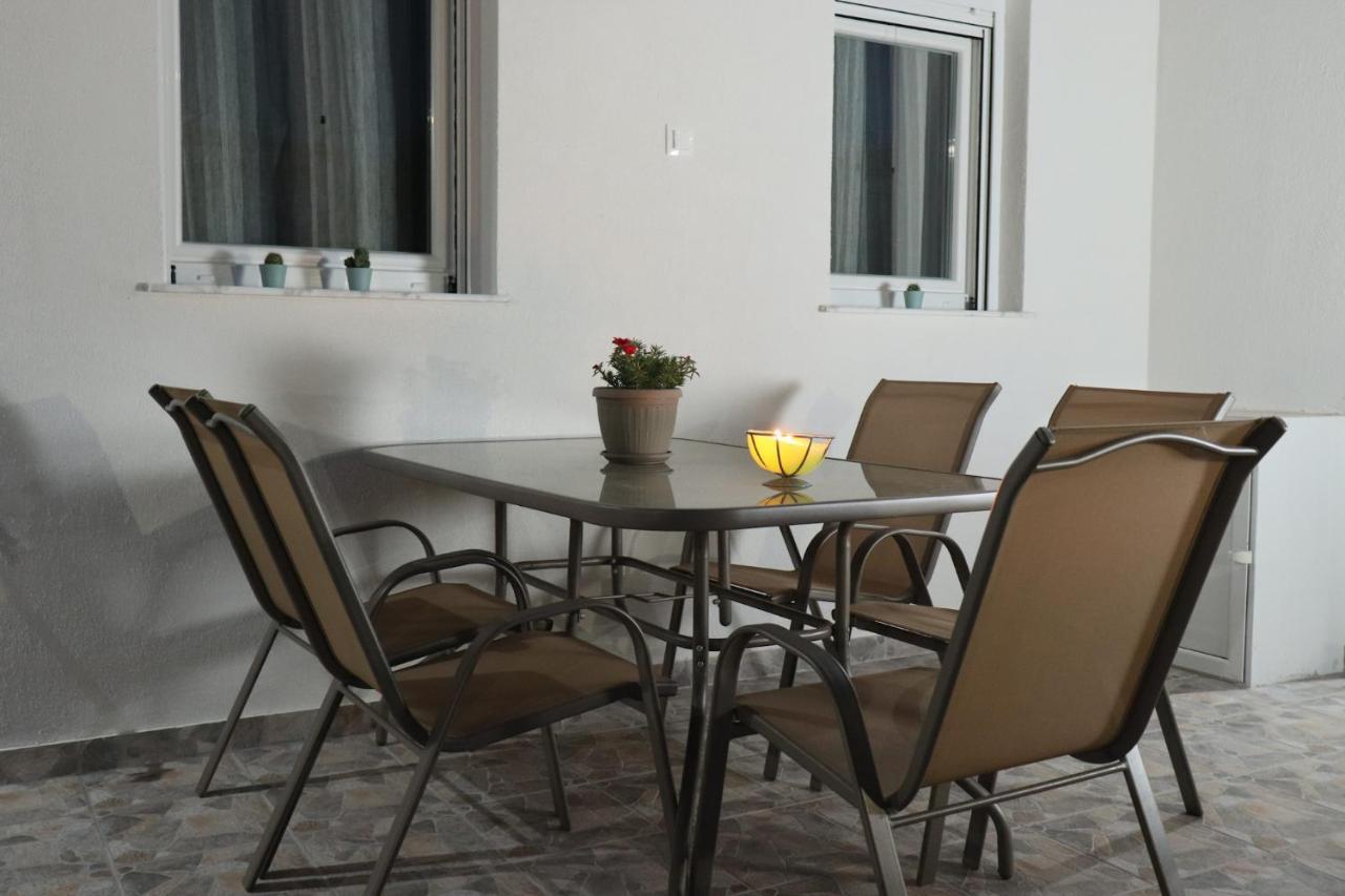 Filippou Luxury Apartments フロギタ エクステリア 写真