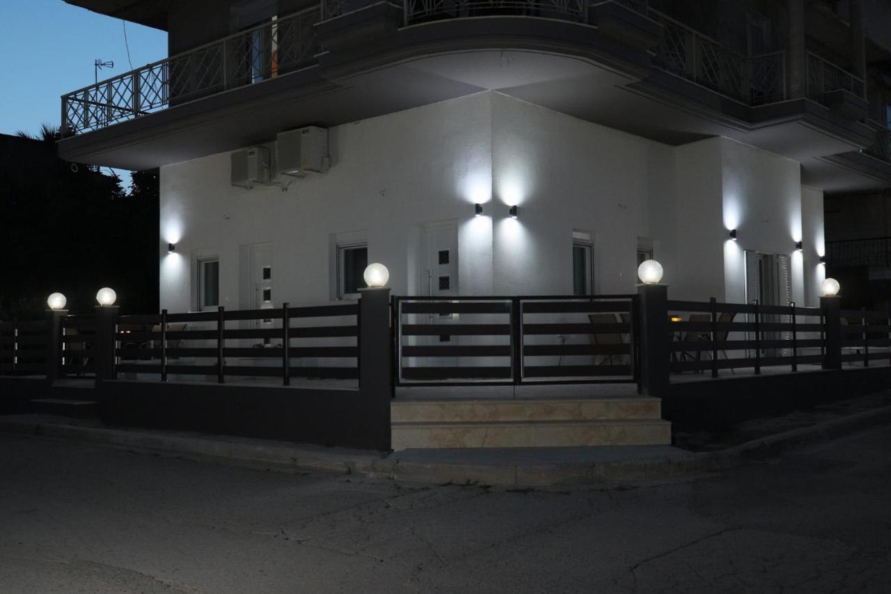 Filippou Luxury Apartments フロギタ エクステリア 写真
