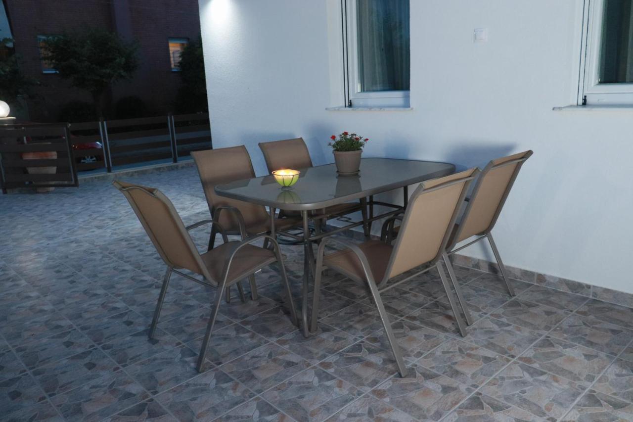 Filippou Luxury Apartments フロギタ エクステリア 写真